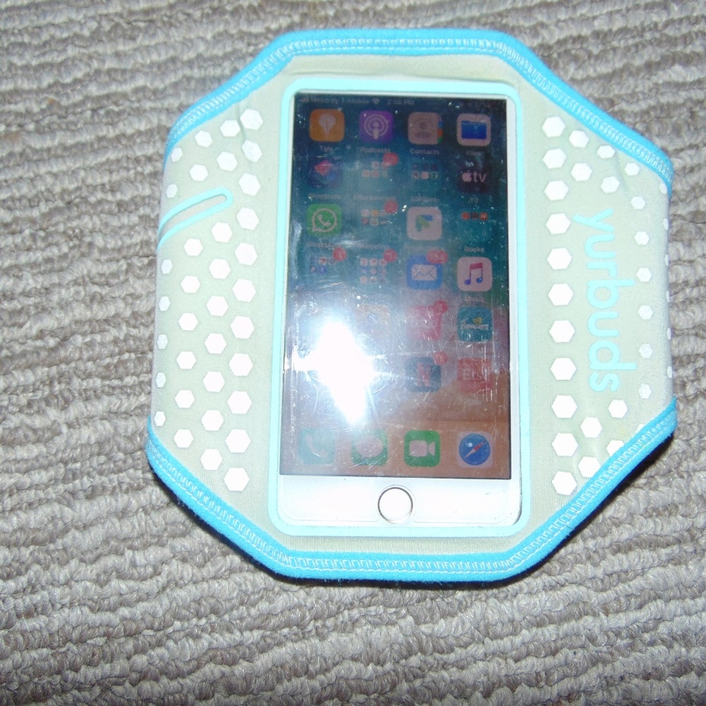 ARMBAND PHONE HOLDER - Picture 4 of 5